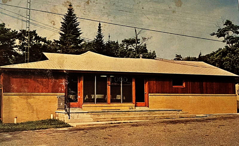 Zaborksys Restaurant - Vintage Postcard